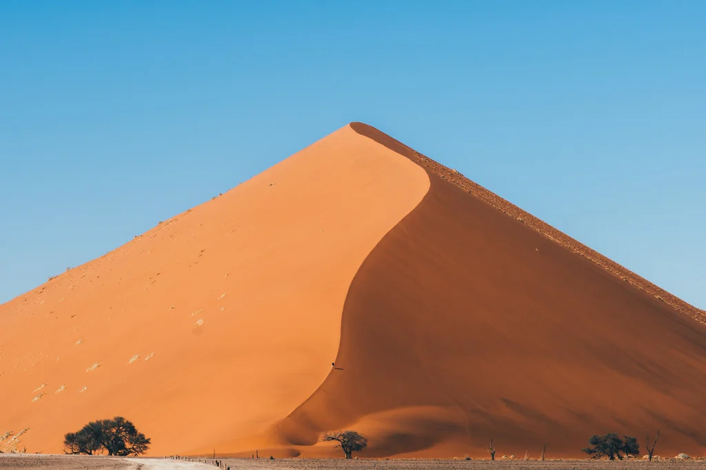 A photo journey through the Sossusvlei Dunes, Namibia | The Common Wanderer