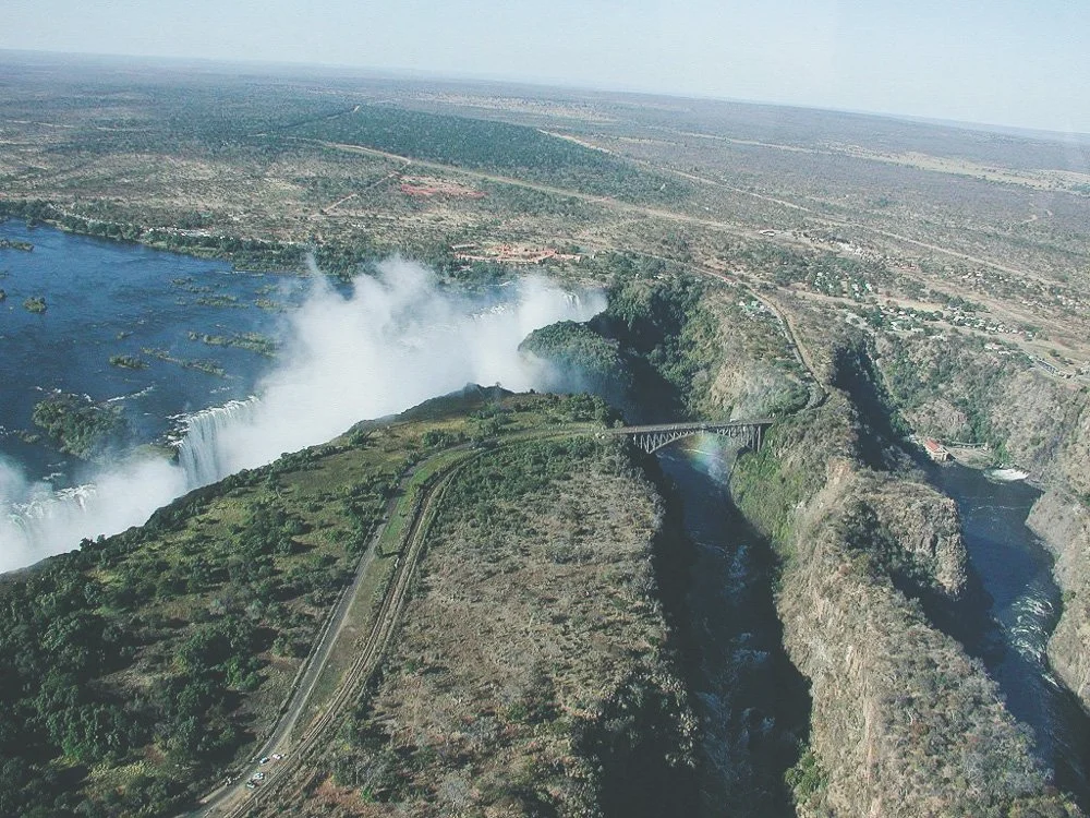 1024px-Victoria_Falls_from_the_helicopter.jpg