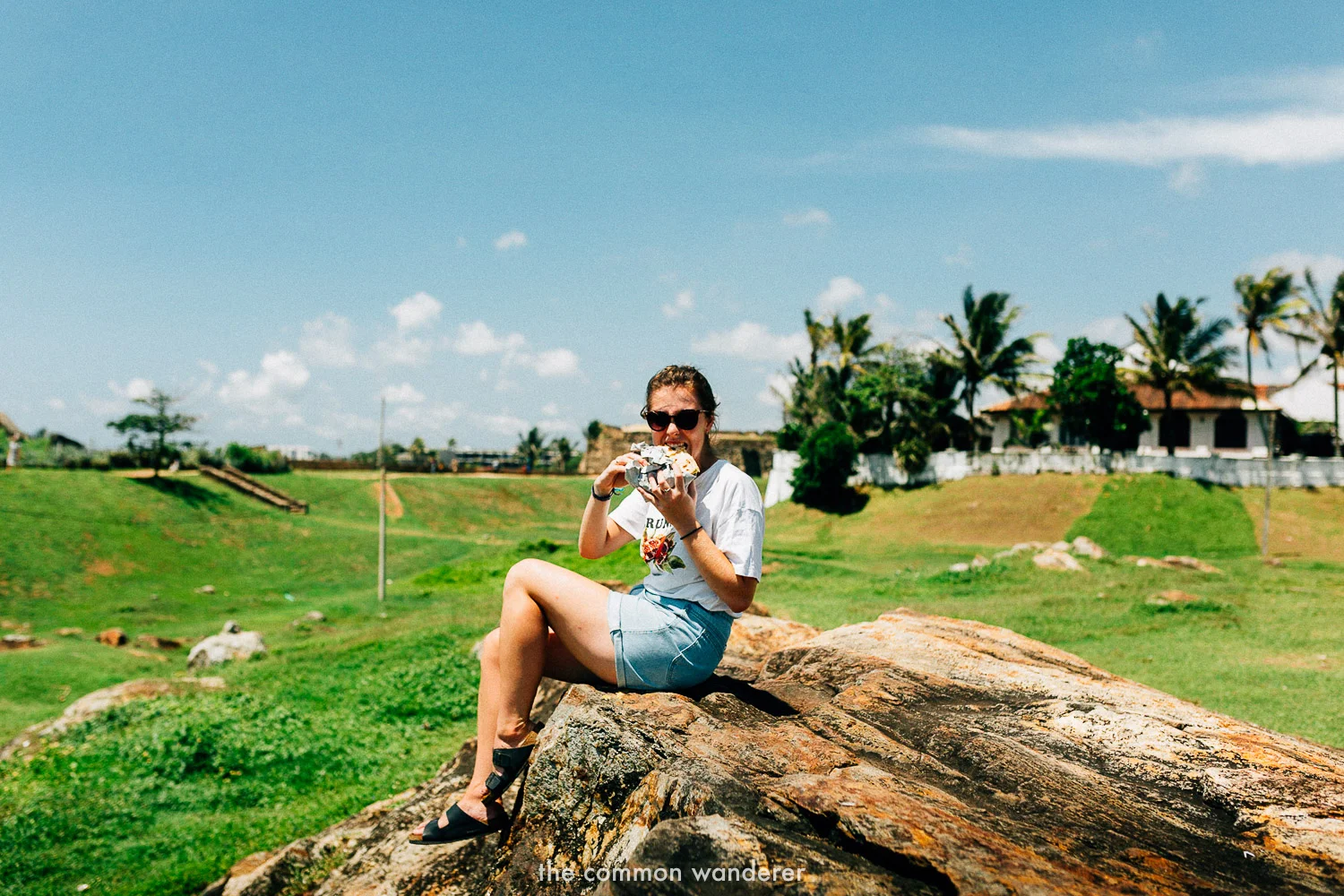 Always carry cash in Sri Lanka - sri lanka travel tips