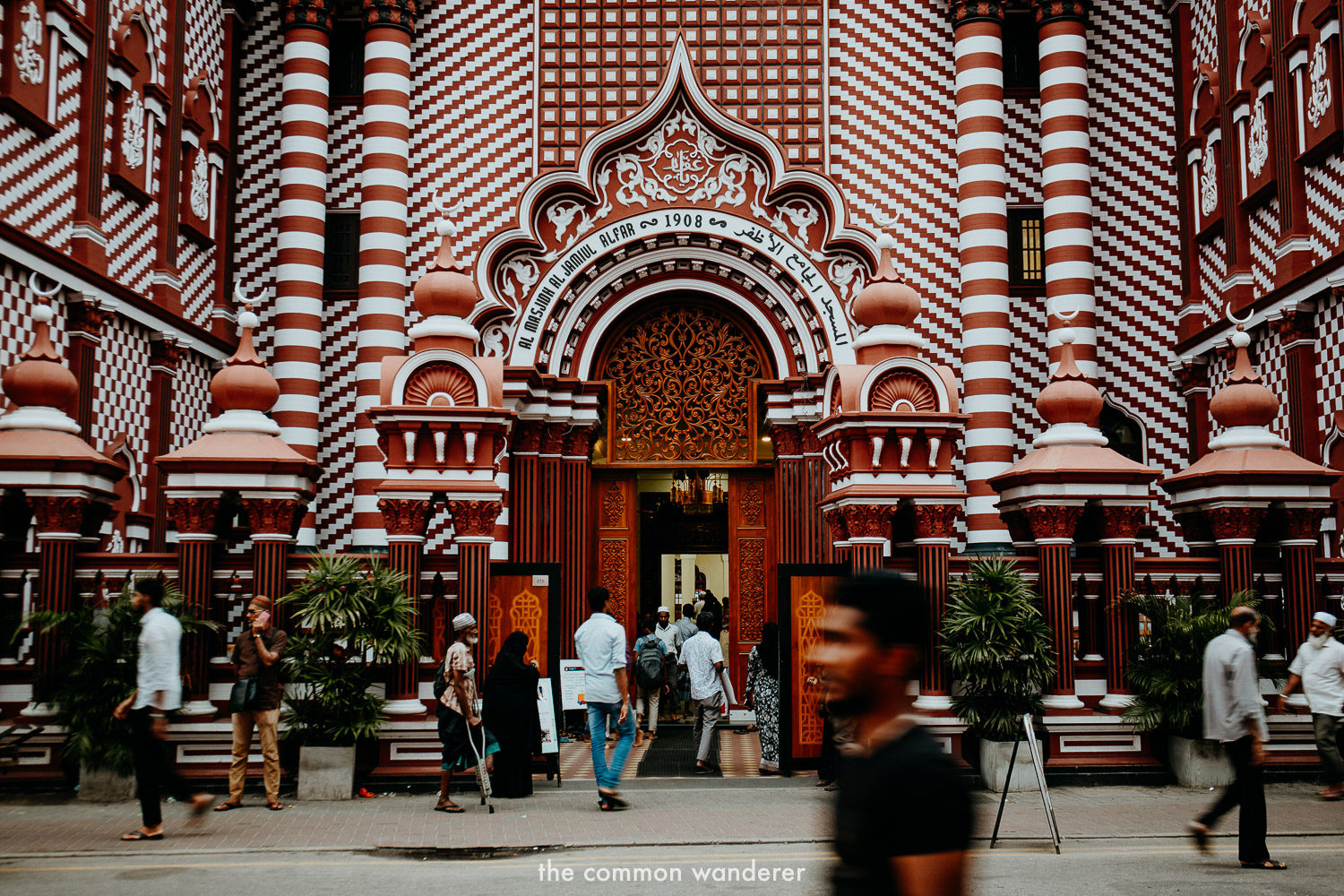 Jami Ul-Alfar Masjid (red Mosque)