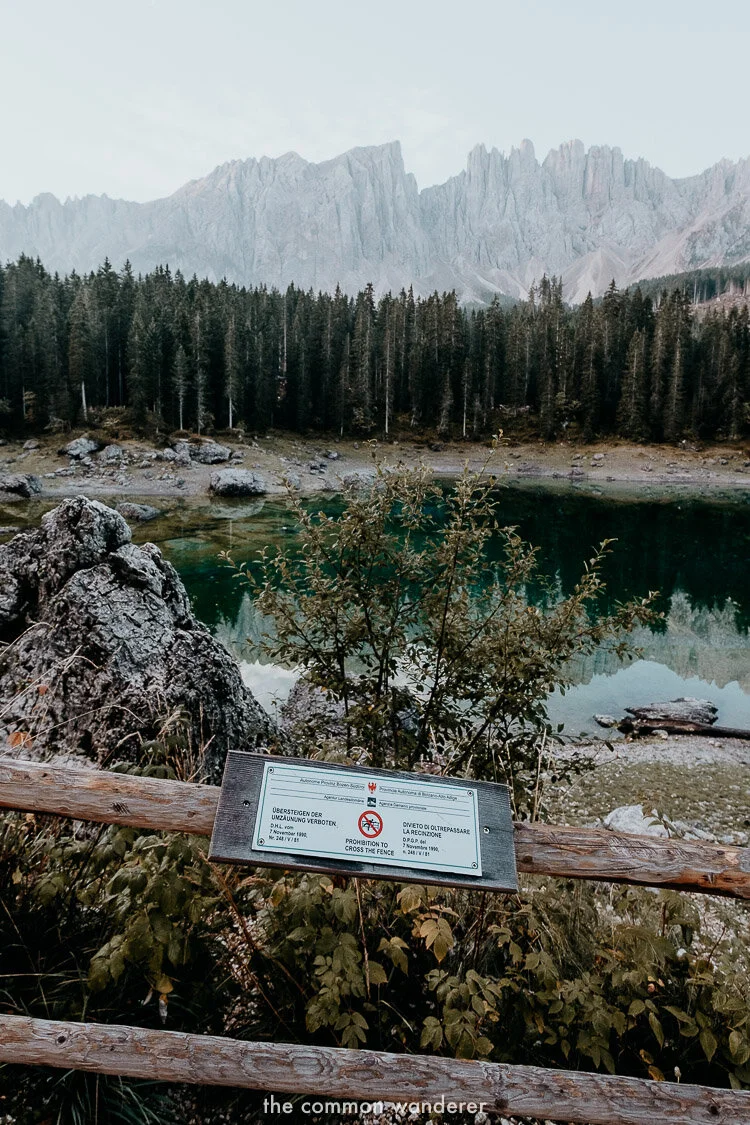Warning signs at Lago di Carezza