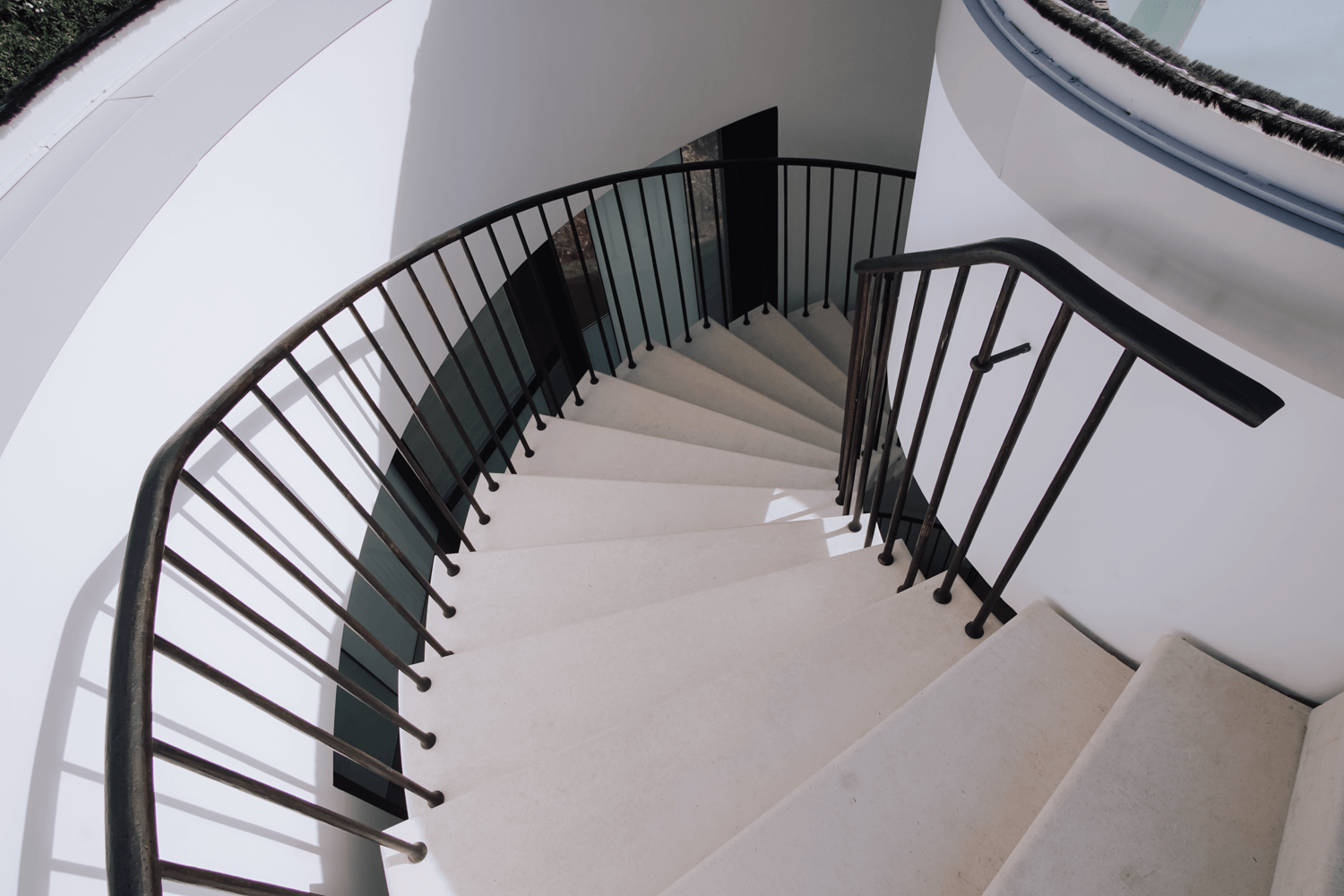 St-Tropez-The-Stonemasonry-Company-Post-Tension-Reinforced-Staircase-4.png