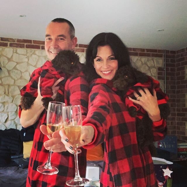 Ho Ho Ho 💋💋💋 @babes_and_diddy 
#hohoho #babesanddiddy #puppiesofinstagram #xmasday #xmasvibes #onesies #familytime #missingteddybear #toypoodle #maltipoo #kisses #northnorfolk #burnhammarket #