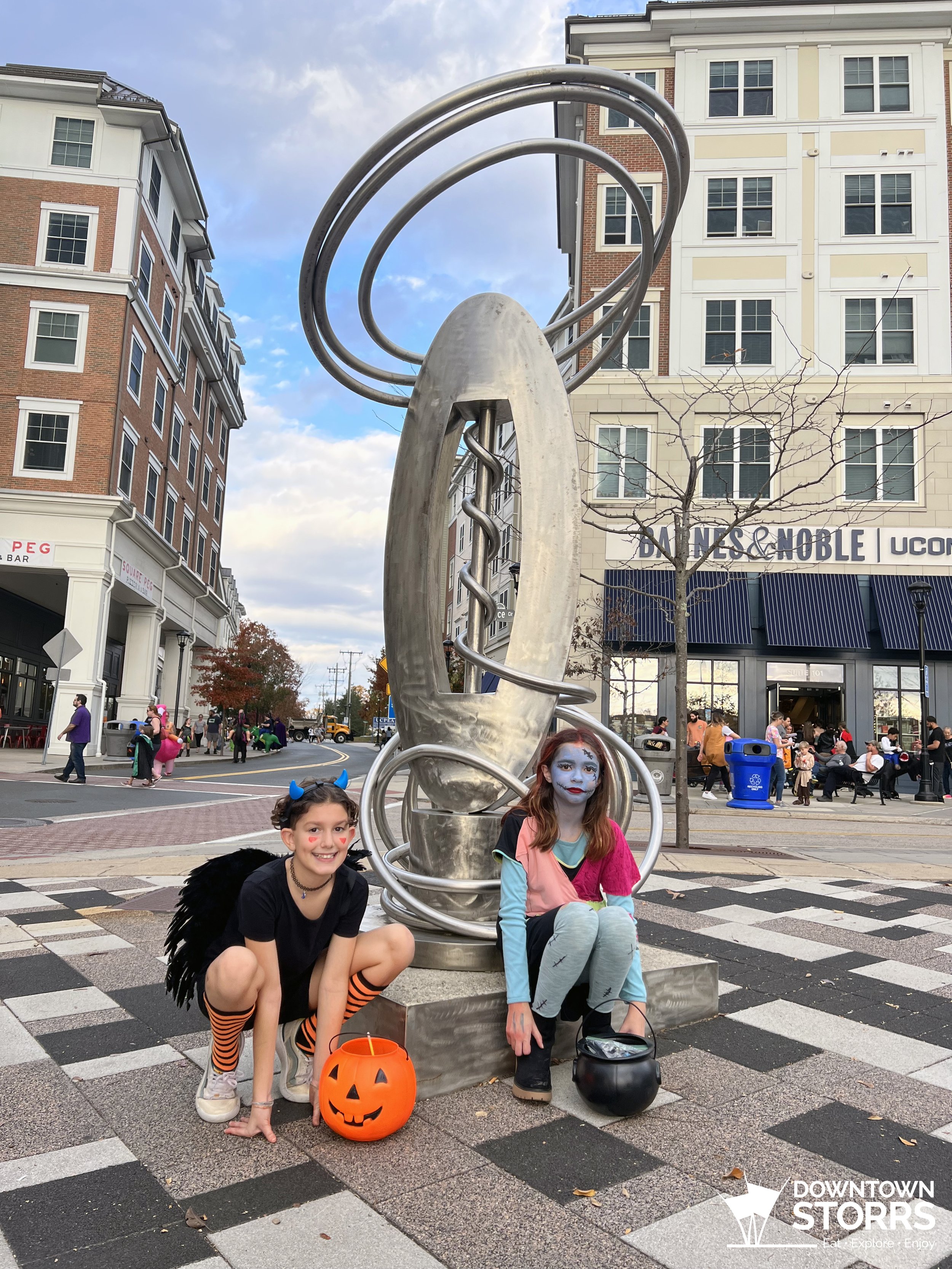 20231028_Halloween_Paterson (90)_angel of death and sally.jpg