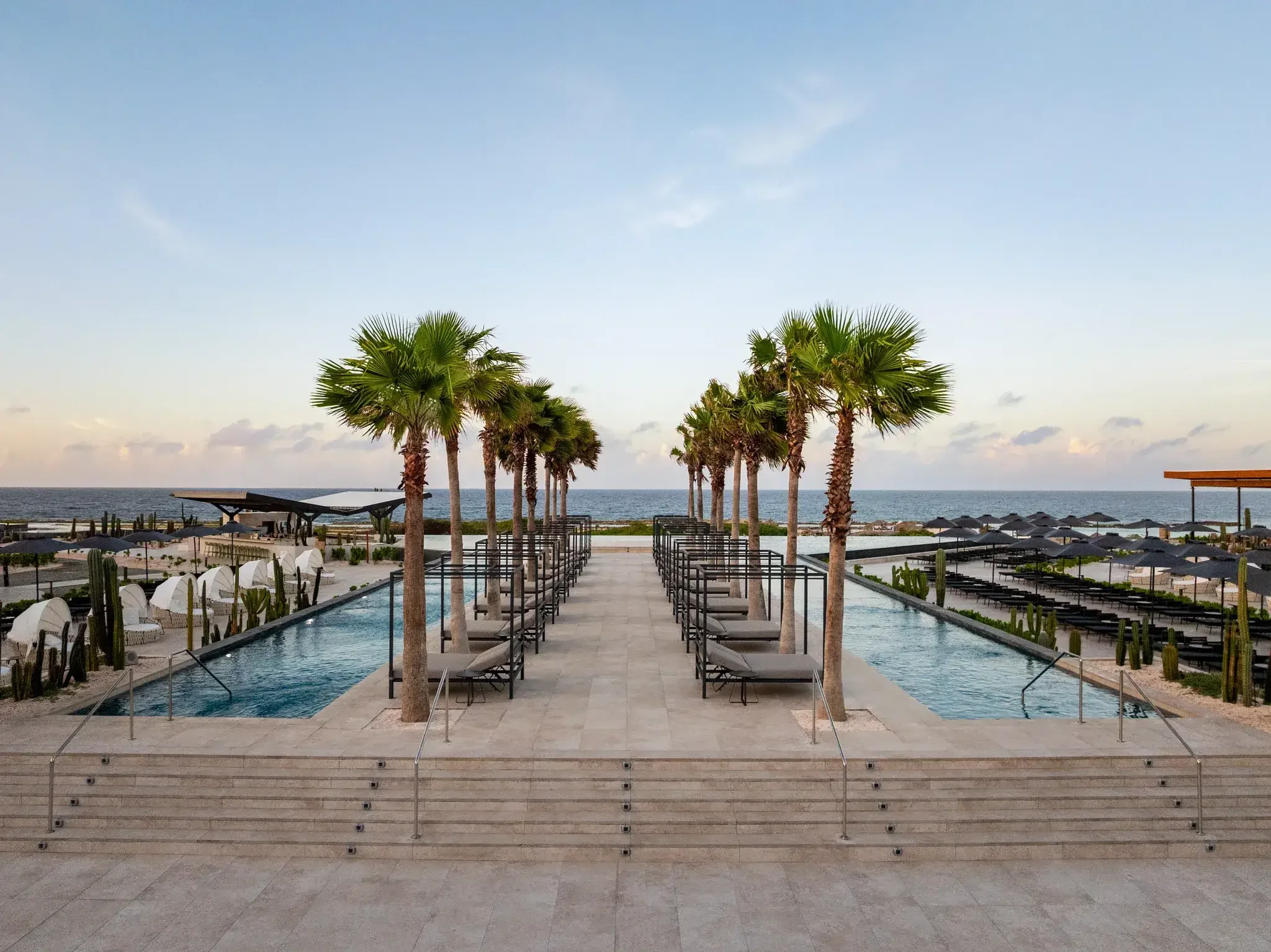 SEAUA-EXT-Infinity-Pool-Terrace-CP.webp