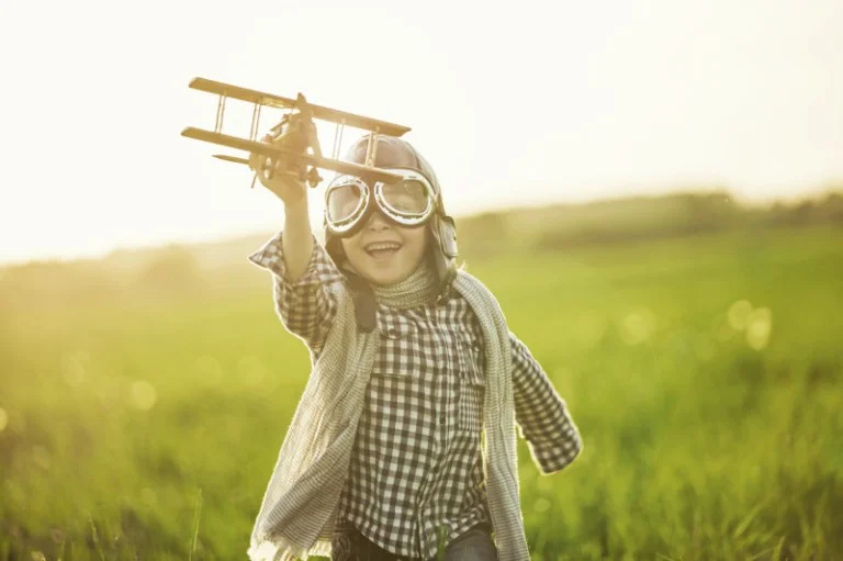 kid-airplane-e1454360611189.jpg