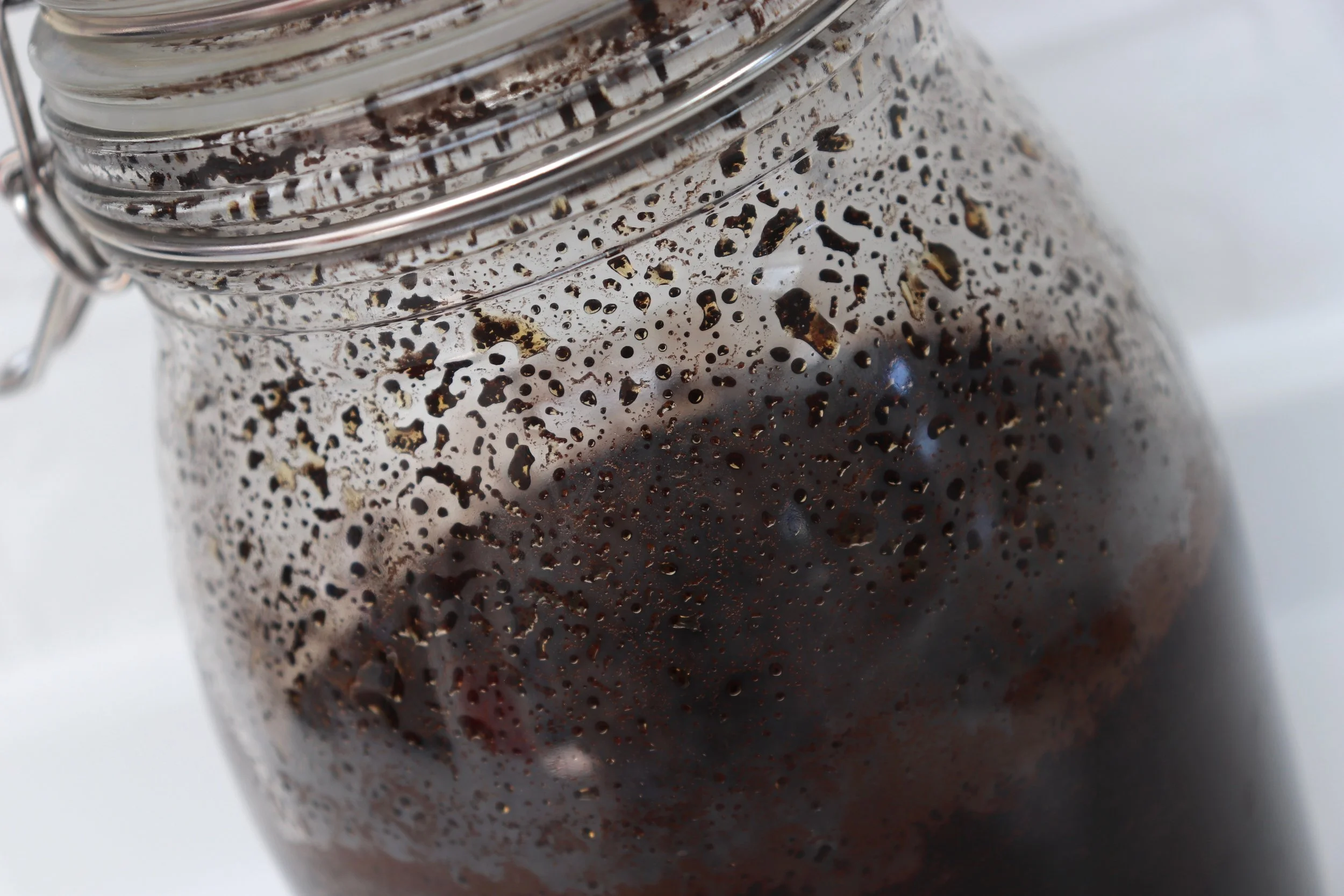Shake to blend the ground coffee and cold water