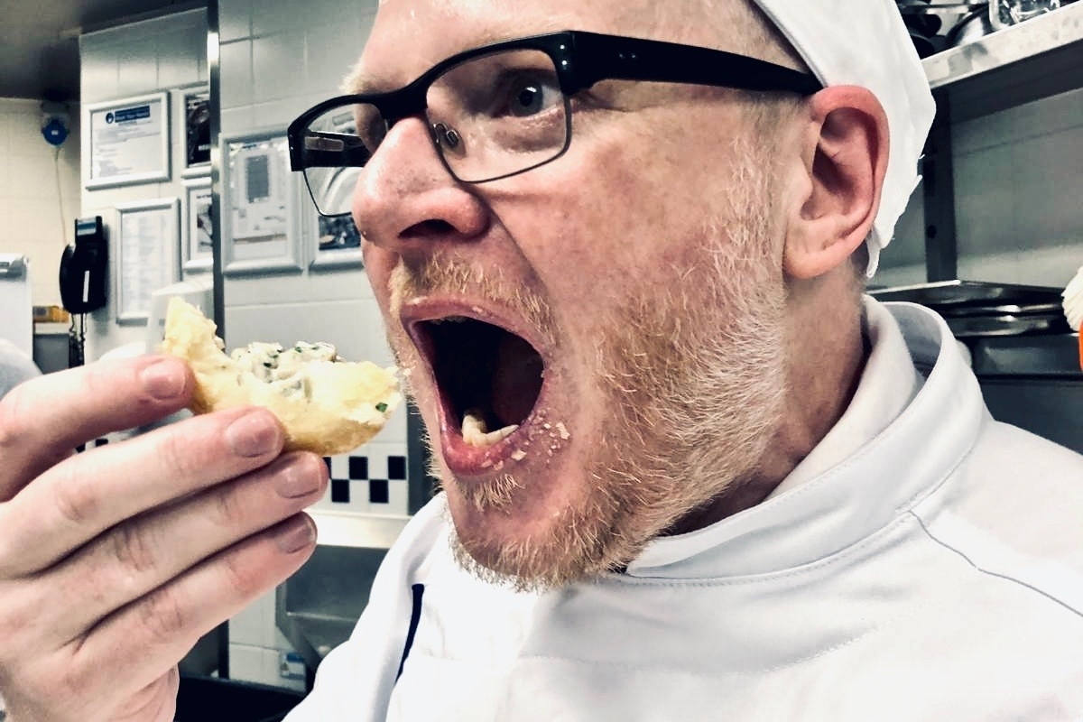 Wannabe chef downs his bouchée in two