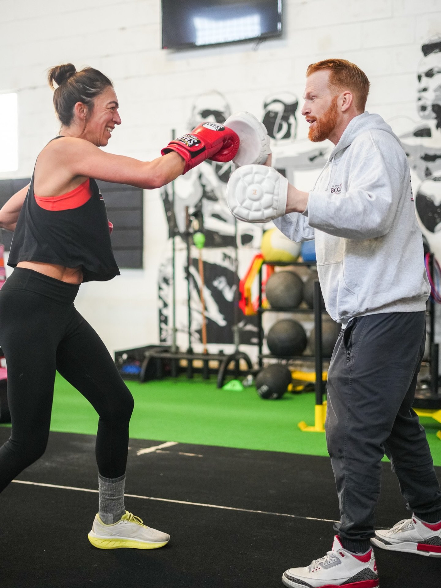 Your Sunday routine starts here. 🥊

Train with Avery and get a full-body workout while sharpening real boxing technique in a high-energy class.

Southampton:
9:30AM
10:45AM
(Kids class at 10:45AM)

Start your day right and feel the difference.

#hil