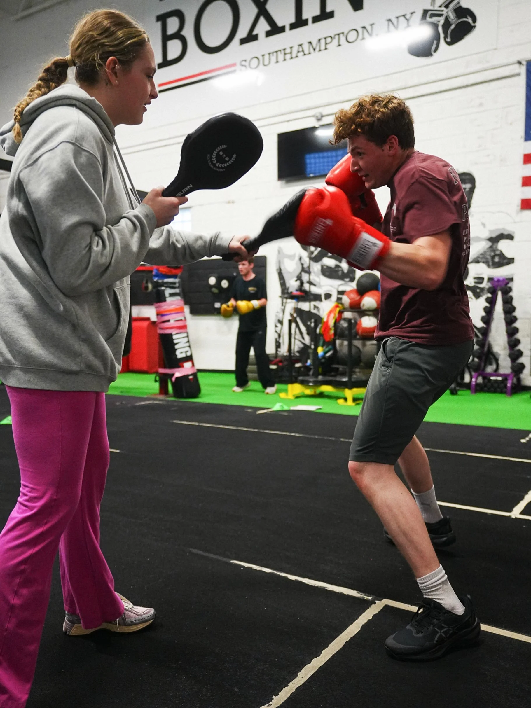 🥊 Train with Coach Olivia in Southampton!

Get a great workout while learning real boxing from a coach with actual fight experience. Whether you&rsquo;re looking to improve your technique, get in shape, or challenge yourself, Coach Olivia&rsquo;s cl