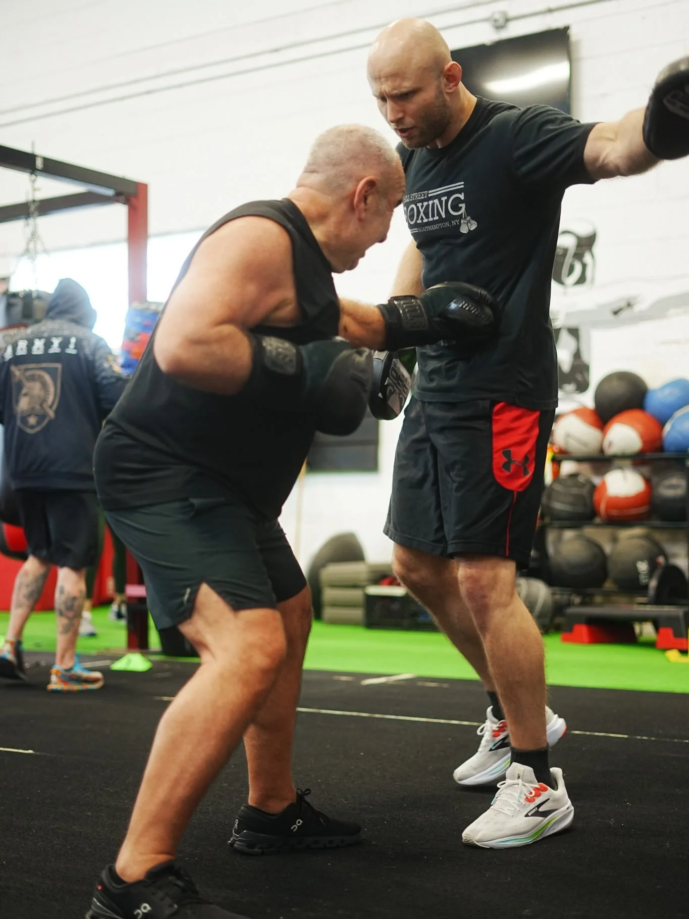 Train with a coach who can take a punch 👊 

Julius is now teaching Tuesday nights in Southampton! Get a great workout, sharpen your boxing skills, and learn from a coach with real fight experience🔥

📍 Hill Street Boxing Southampton

#HillStreetBox
