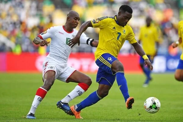 Gabon's forward Malick Evouna (R) challenges Burkina Faso's midfielder Charles Kabore during the 2017 Africa Cup of Nations group A football match between Gabon and Burkina Faso at the Stade de l'Amitie Sino-Gabonaise in Libreville on January 18, 2017. / AFP / GABRIEL BOUYS (Jan. 17, 2017 - Source: AFP)