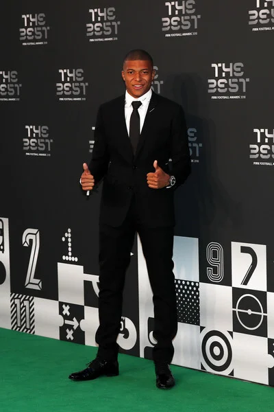 Kylian Mbappe of Paris Saint-Germain arrives on the Green Carpet ahead of The Best FIFA Football Awards at Royal Festival Hall on September 24, 2018 in London, England. (Sept. 23, 2018 - Source: Julian Finney/Getty Images Europe)