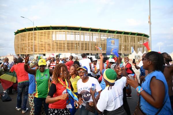 Democratic Republic of the Congo supporters arrive to attend the 2017 Africa Cup of Nations group C football match between Togo and DR Congo in Port-Gentil on January 24, 2017. / AFP / Justin TALLIS (Jan. 23, 2017 - Source: AFP)