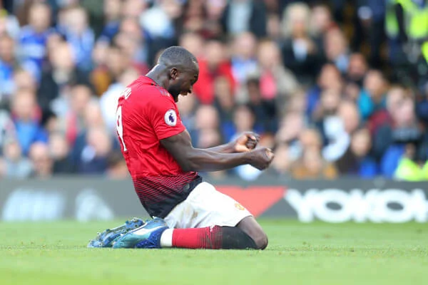 Romelu Lukaku of Manchester United celebrates after Anthony Martial of Manchester United scores his team's second goal during the Premier League match between Chelsea FC and Manchester United at Stamford Bridge on October 20, 2018 in London, United Kingdom. (Oct. 19, 2018 - Source: Catherine Ivill/Getty Images Europe)