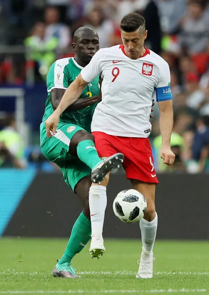Robert Lewandowski of Poland is challenged by Kalidou Koulibaly of Senegal during the 2018 FIFA World Cup Russia group H match between Poland and Senegal at Spartak Stadium on June 19, 2018 in Moscow, Russia. (June 18, 2018 - Source: Kevin C. Cox/Getty Images Europe)
