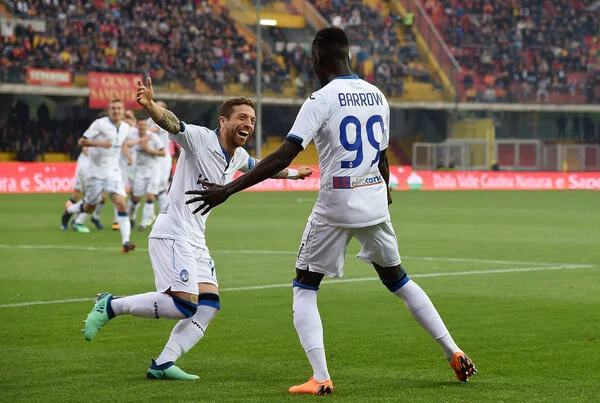 Papu Gomez and Musa Barrow of Atalanta BC celebrate the 0-2 goal scored by Musa Barrow during the serie A match between Benevento Calcio and Atalanta BC at Stadio Ciro Vigorito on April 18, 2018 in Benevento, Italy. (April 17, 2018 - Source: Francesco Pecoraro/Getty Images Europe)