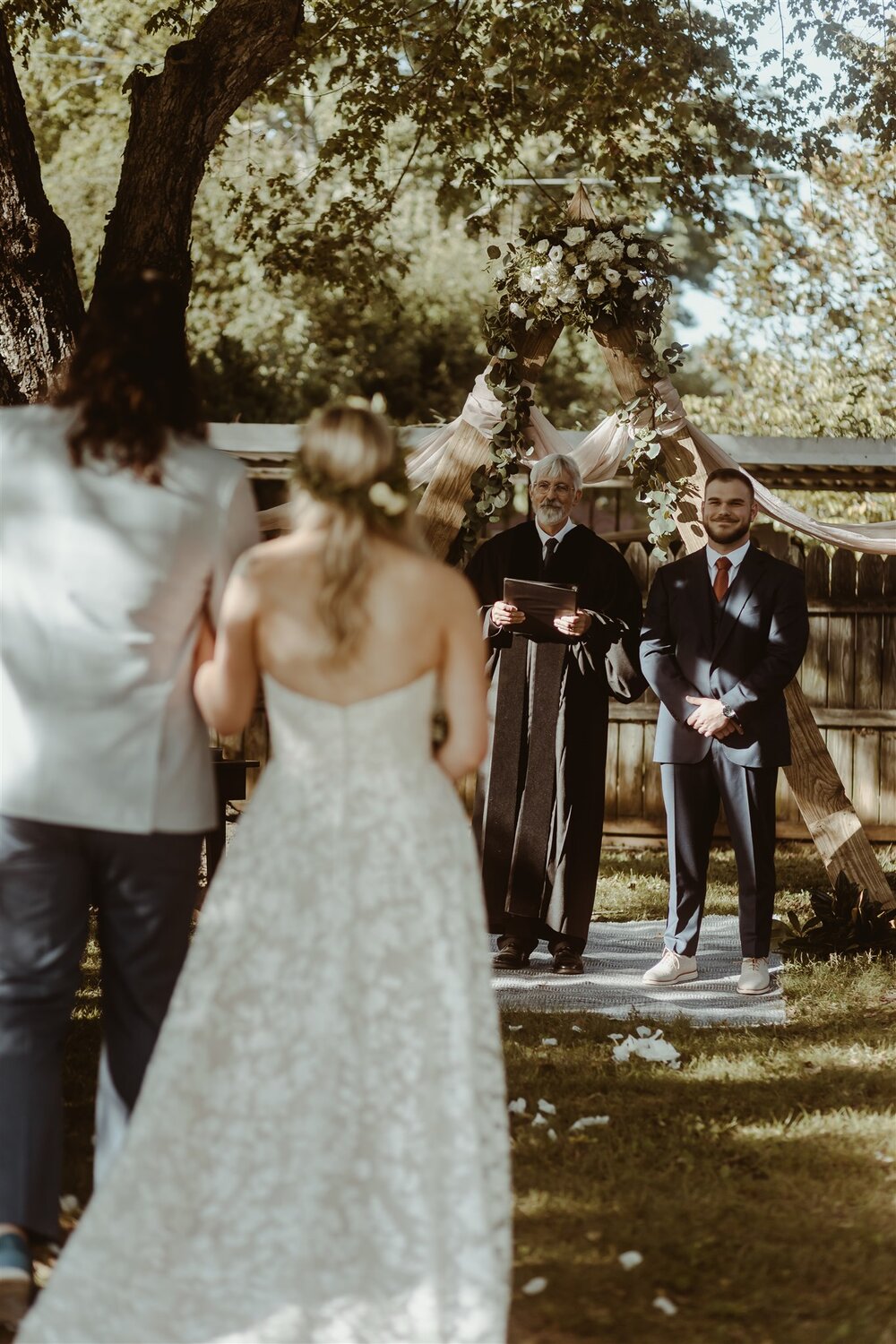 Lilly-Logan-intimate-wedding-Richmond-VA-Backyard-WeddingDT1A0477.jpg