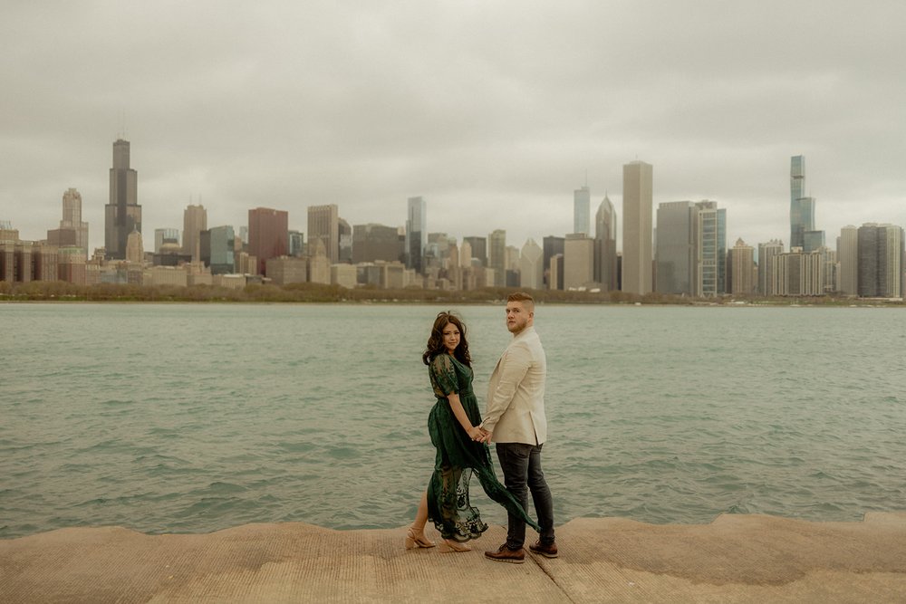 DT1A0029ALMA-AND-GERARDO-CHICAGO-ILLINOIS-ENGAGEMENT-SESSION-ADLER-PLANETARIUM-THE-GERNANDS-PHOTOGRAPHY.jpg