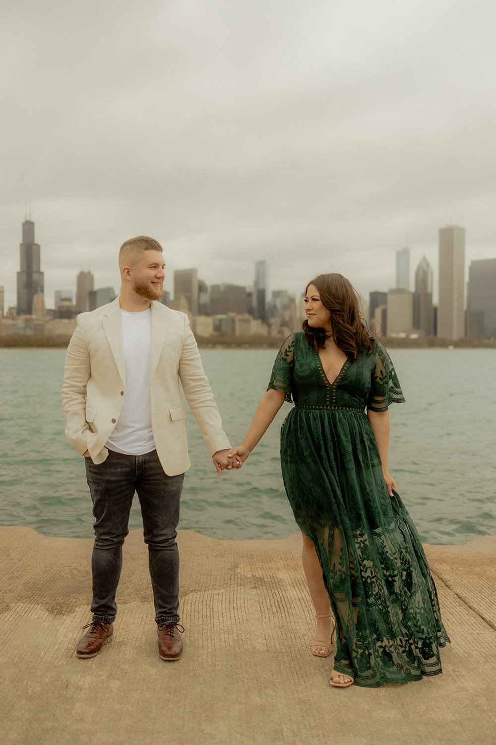DT1A0043ALMA-AND-GERARDO-CHICAGO-ILLINOIS-ENGAGEMENT-SESSION-ADLER-PLANETARIUM-THE-GERNANDS-PHOTOGRAPHY.jpg