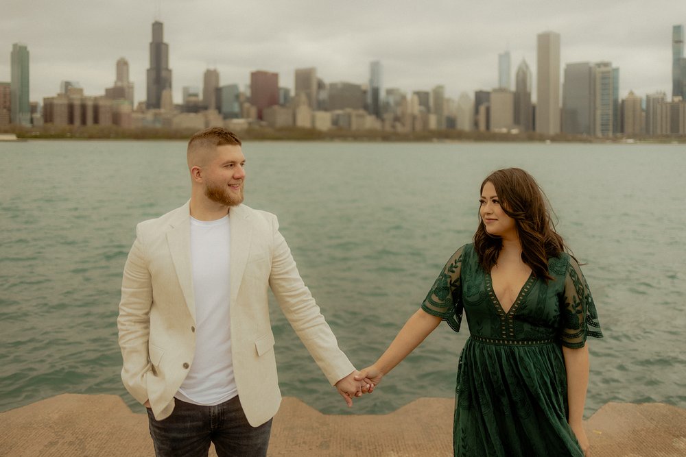 DT1A0056ALMA-AND-GERARDO-CHICAGO-ILLINOIS-ENGAGEMENT-SESSION-ADLER-PLANETARIUM-THE-GERNANDS-PHOTOGRAPHY.jpg