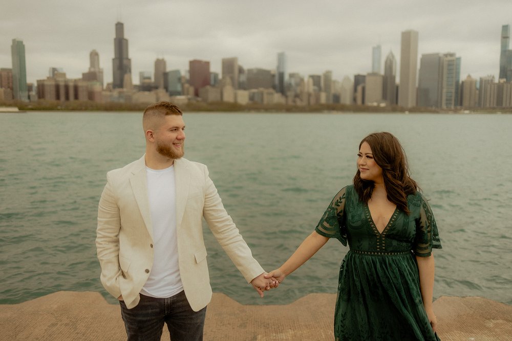DT1A0057ALMA-AND-GERARDO-CHICAGO-ILLINOIS-ENGAGEMENT-SESSION-ADLER-PLANETARIUM-THE-GERNANDS-PHOTOGRAPHY.jpg