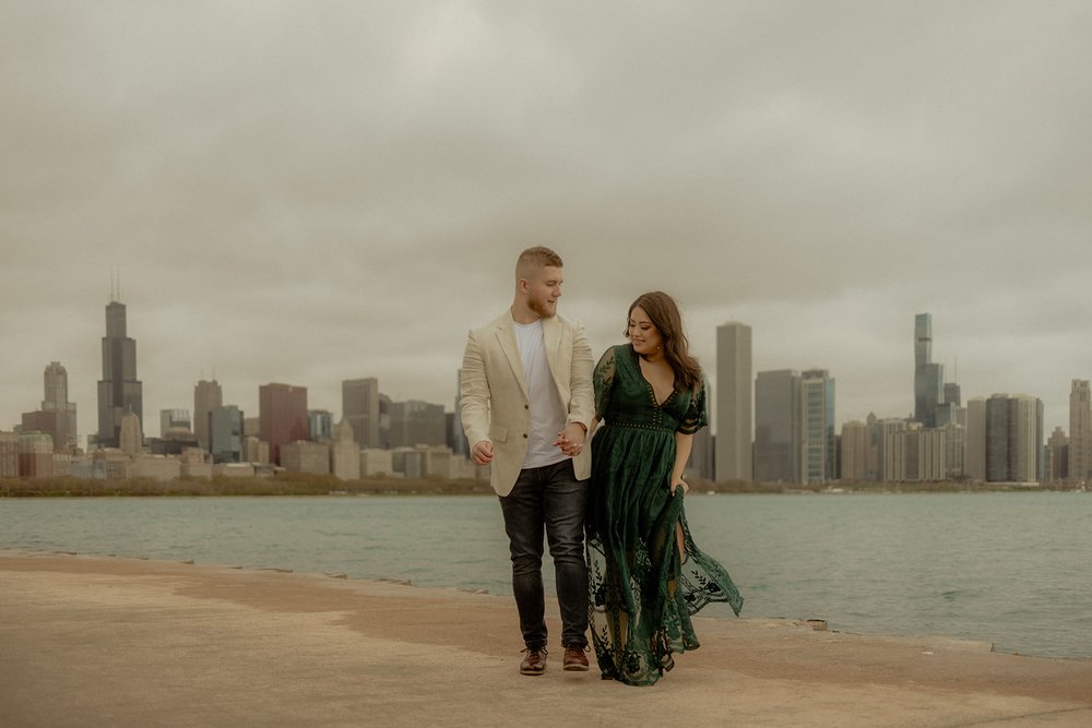 DT1A0131ALMA-AND-GERARDO-CHICAGO-ILLINOIS-ENGAGEMENT-SESSION-ADLER-PLANETARIUM-THE-GERNANDS-PHOTOGRAPHY.jpg