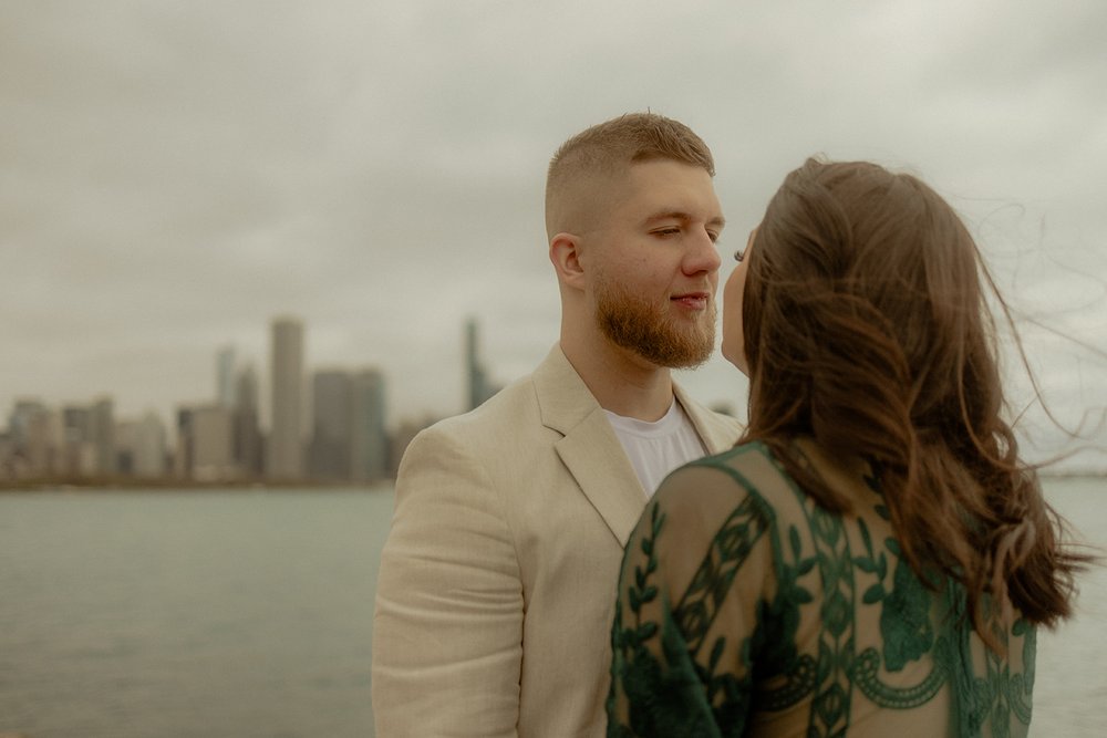 DT1A0164ALMA-AND-GERARDO-CHICAGO-ILLINOIS-ENGAGEMENT-SESSION-ADLER-PLANETARIUM-THE-GERNANDS-PHOTOGRAPHY.jpg