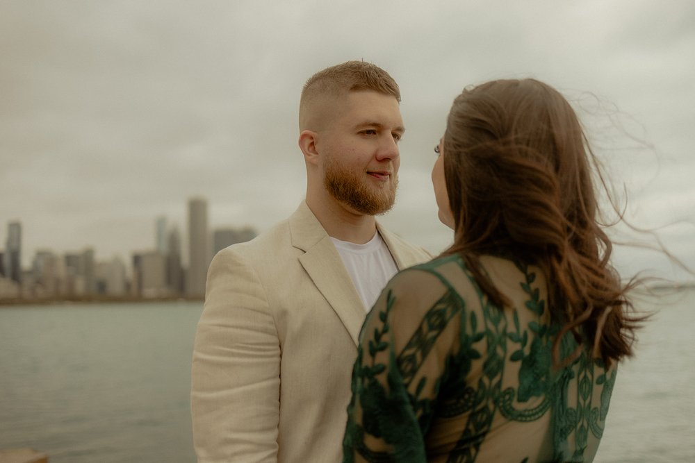 DT1A0167ALMA-AND-GERARDO-CHICAGO-ILLINOIS-ENGAGEMENT-SESSION-ADLER-PLANETARIUM-THE-GERNANDS-PHOTOGRAPHY.jpg