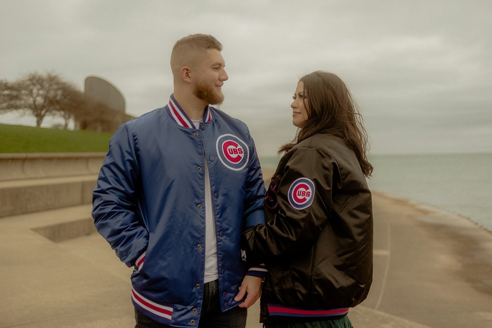 DT1A0320ALMA-AND-GERARDO-CHICAGO-ILLINOIS-ENGAGEMENT-SESSION-ADLER-PLANETARIUM-THE-GERNANDS-PHOTOGRAPHY.jpg