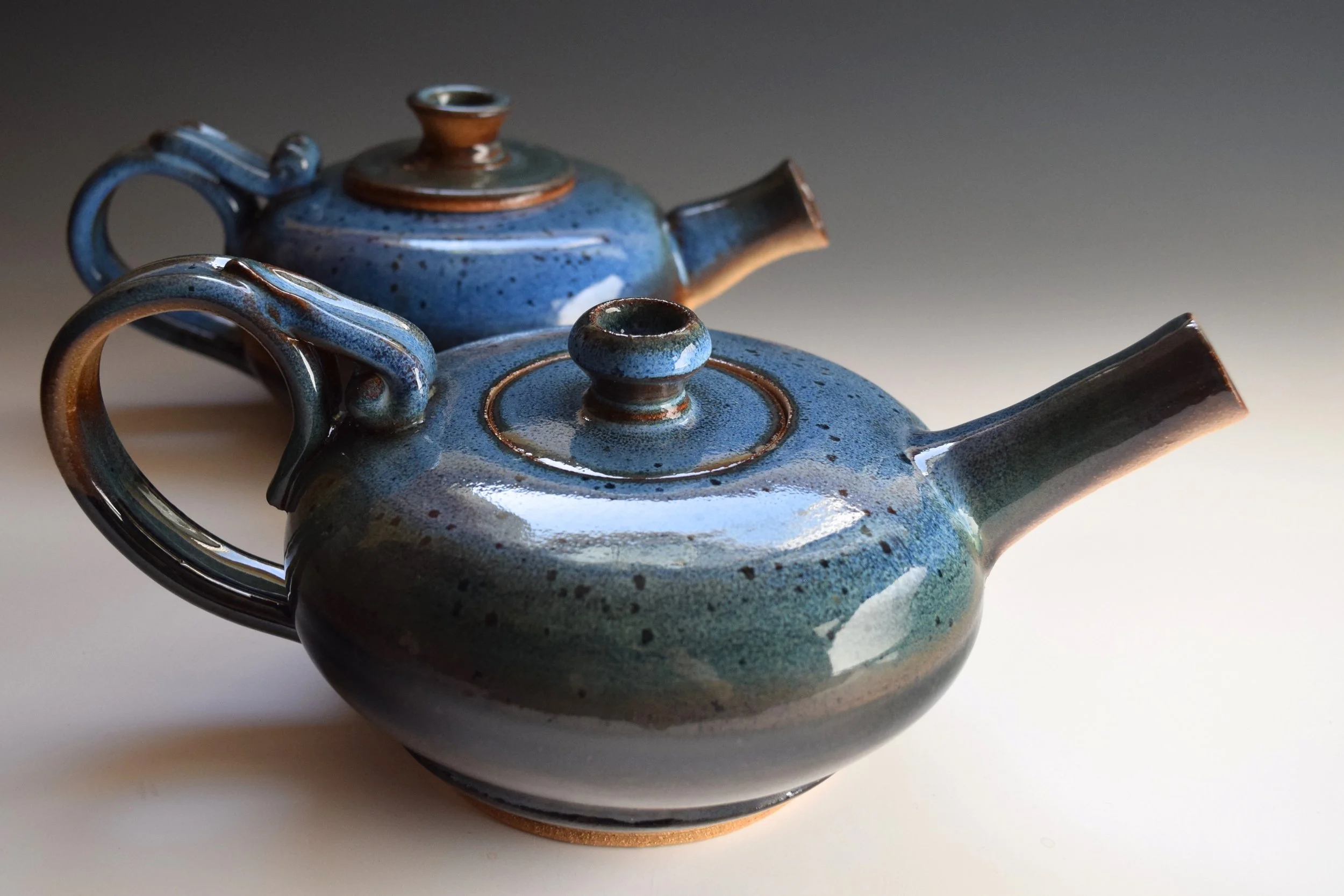 Teapots. 20 FL OZ. 5” H x 10” W x 6.5” D