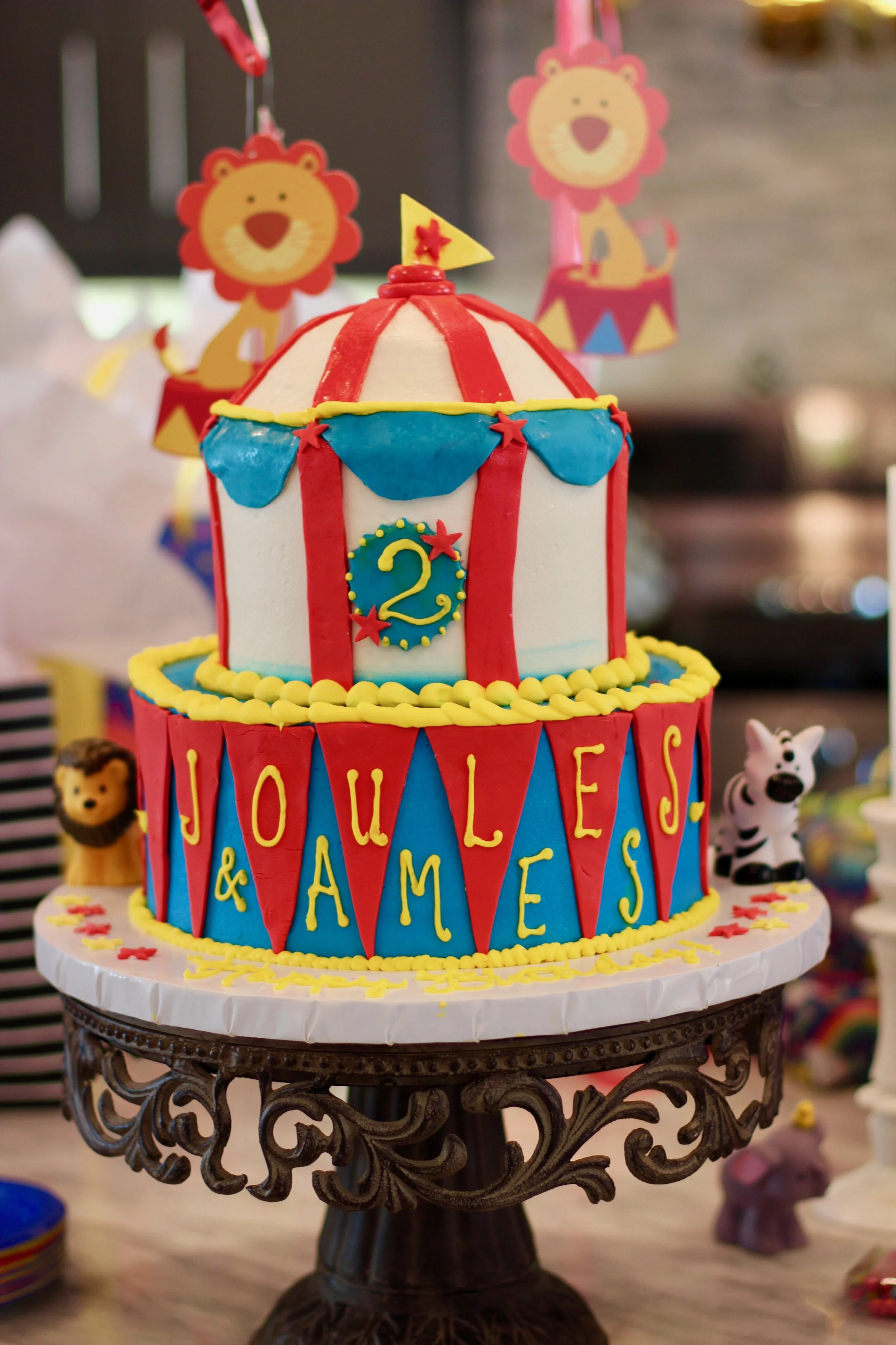 Welcome TWO our circus! Here's How We Celebrated Our Twins' 2nd Birthday