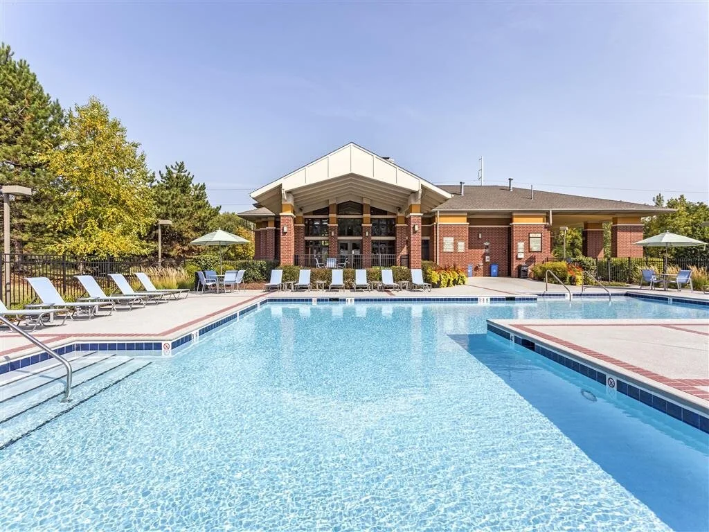 IL_Naperville_ThornberryWoodsApartmentHomes_p1068690_13_13_1_PhotoGallery_New.jpg