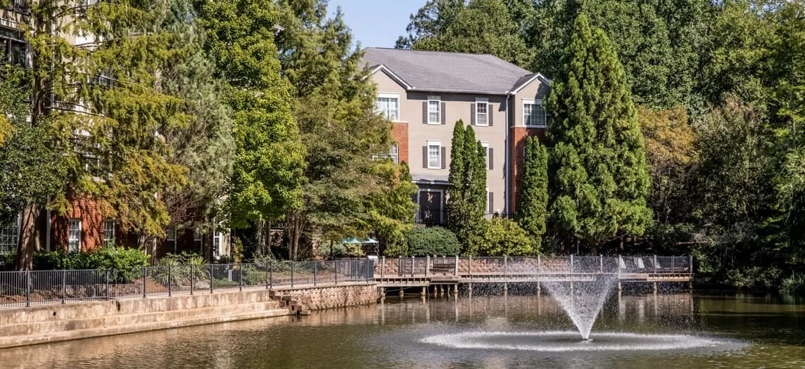 5_205600_postpark_phillipsplace_pond_1-1200x525.jpg