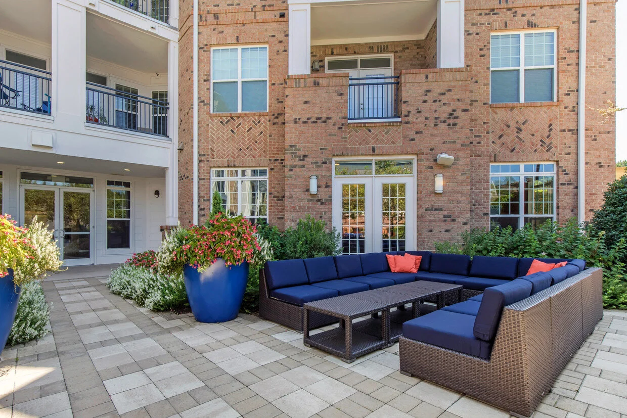 whitehall-parc-charlotte-nc-building-photo.jpg