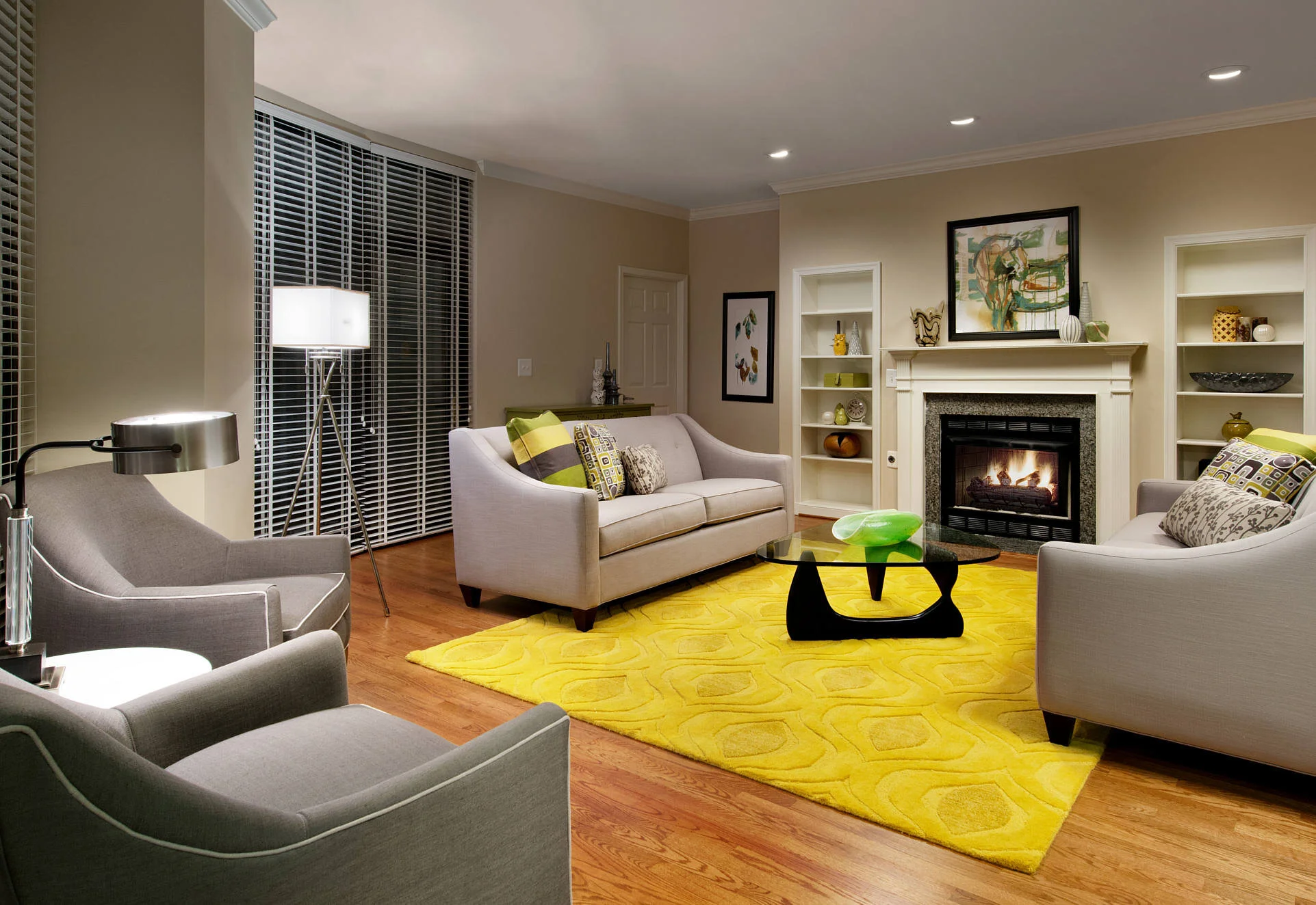 5InstrataPC_Int_Modelfireplace_Oct2014-1.jpg