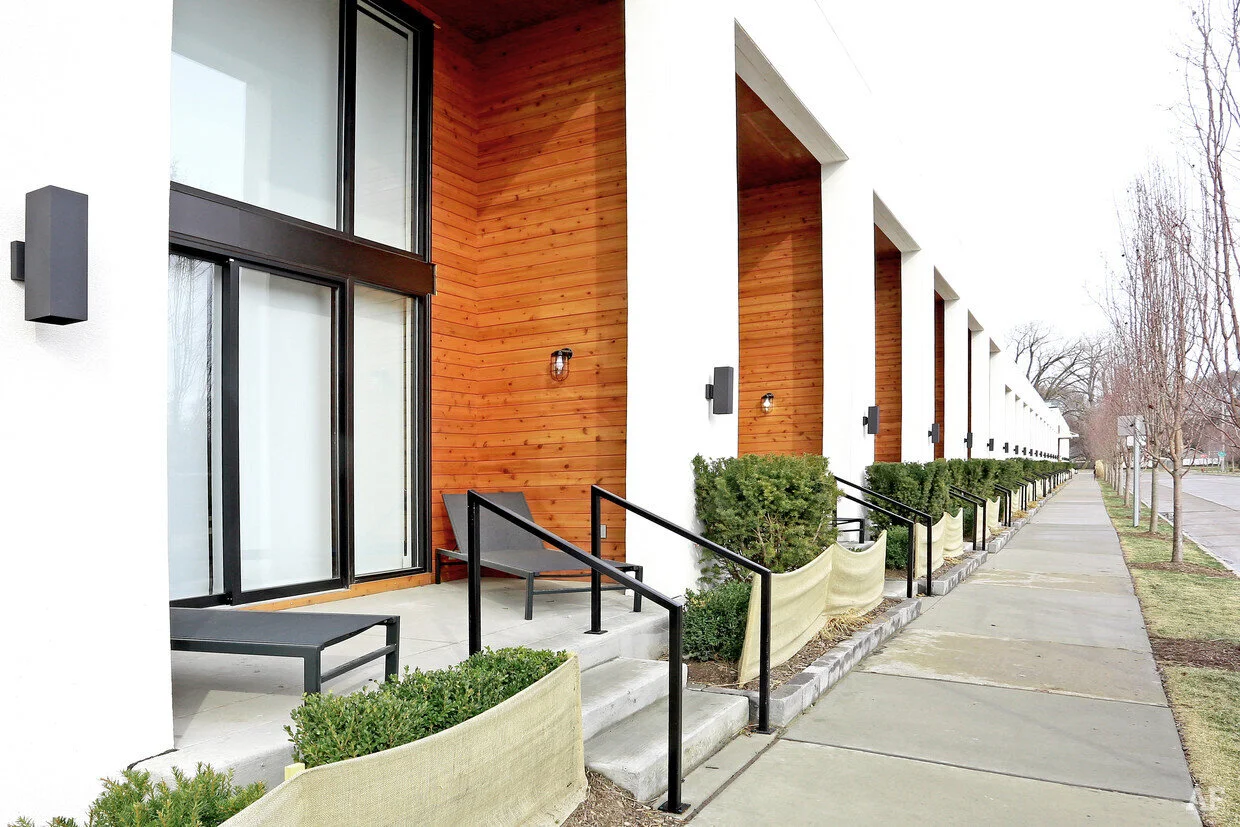 the-harrison-residences-royal-oak-mi-building-photo.jpg