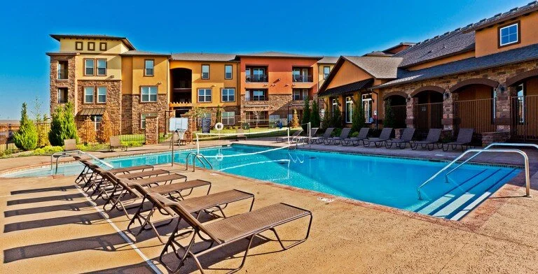 RetreatQuailNorth-Pool_Oklahoma-City-Apts_top-slider-768x392.jpg