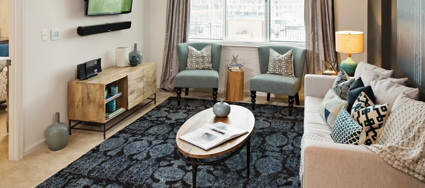 2822815_909CapYards_Int_ModelLivingRoom_Sep2015-1416x628.jpg