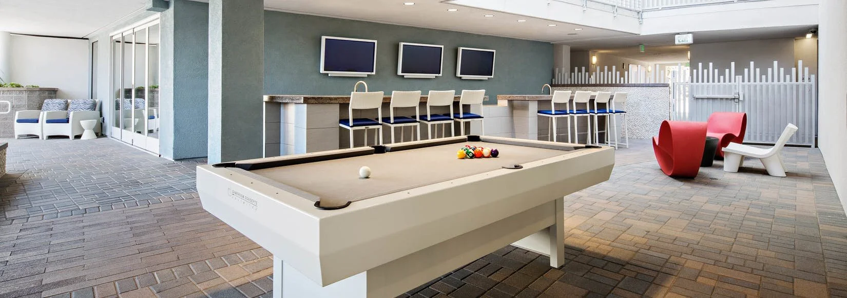 08c7ad7a1be27a359982f86c80a07512f7046d05_lex-on-orange_amenity_clubroom-3.jpg