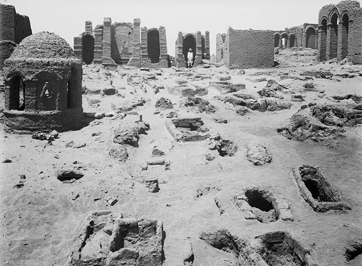 Seventy-nine pit graves in Bagawat Necropolis, Kharga Oasis, 1907–8. Photography by the Egyptian Expedition, The Metropolitan Museum of Art, New York