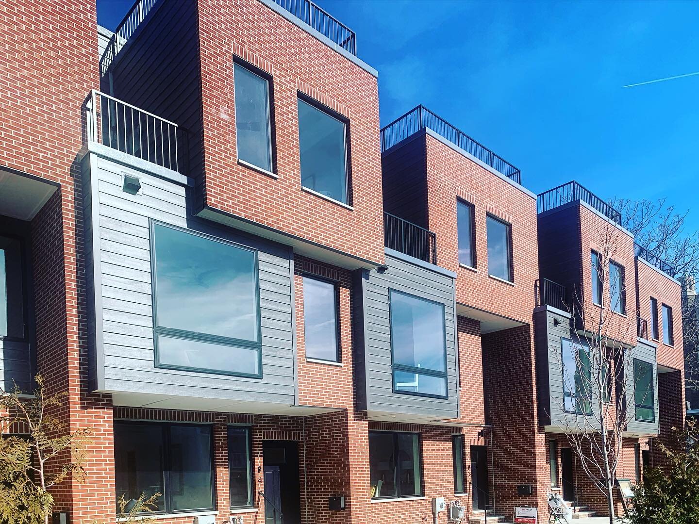 Flag Lot Townhouses are almost complete and ready for move-in. 🧱 #philly #philadelphia #fishtown #montgomeryave #3story #townhouses #pigalley #wiltst #privategarden #frontyard #gardenview #kjoarchitecture
