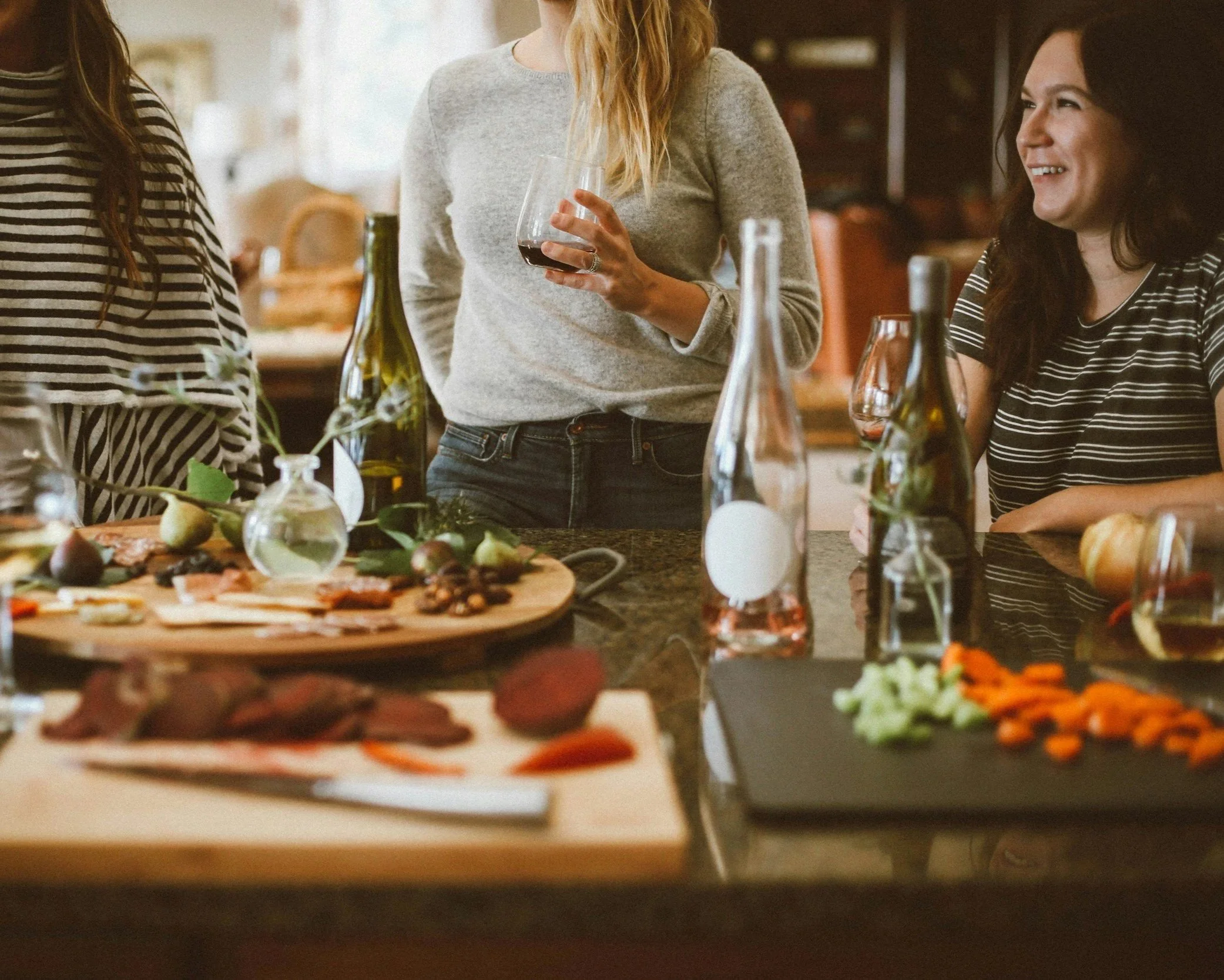 Call for Women’s Ministry Dine Around Dinner Hosts 