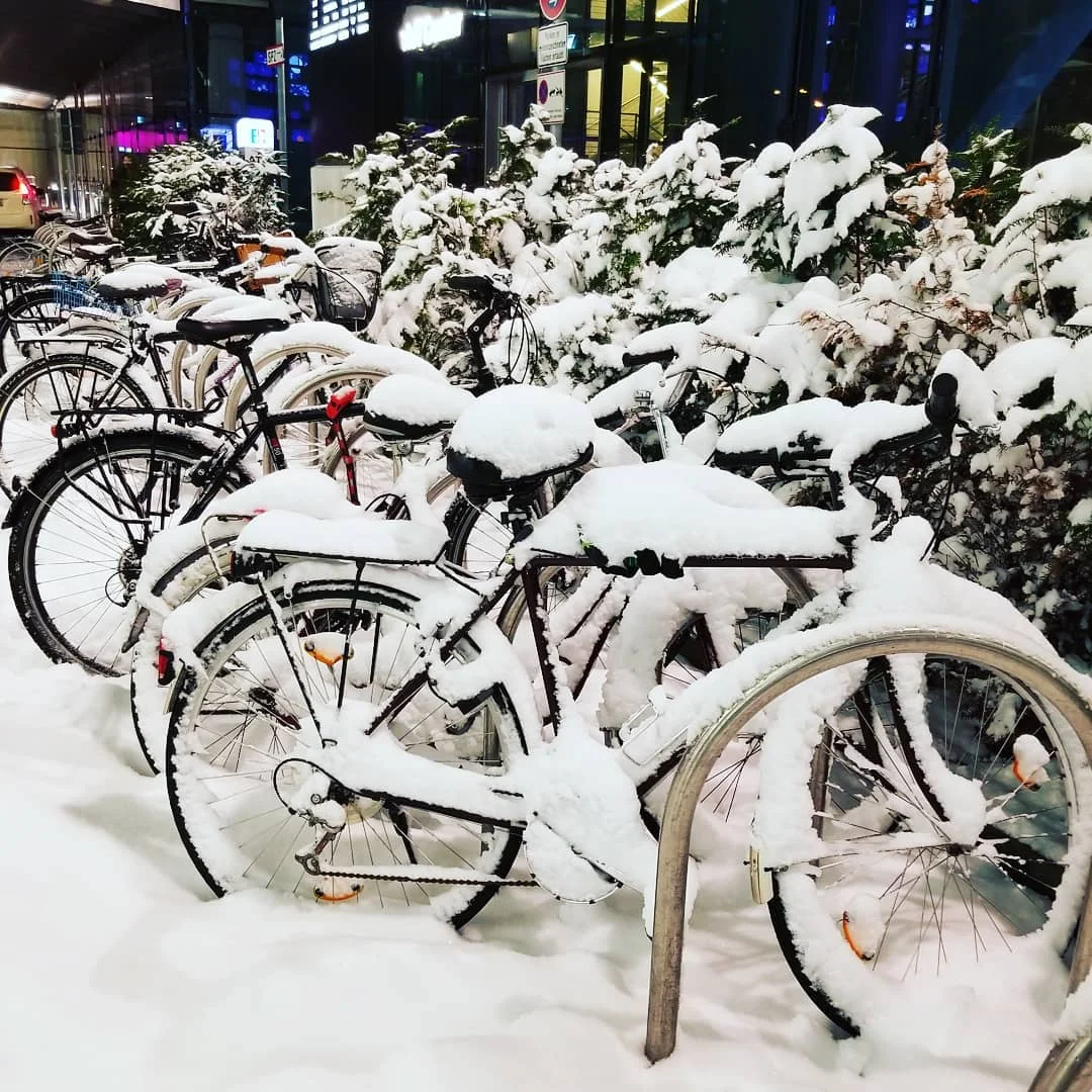 snowy bikes Munich.jpg