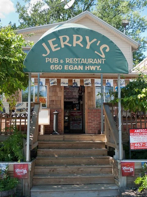 Diners Group Goes to Jerry's Pub &amp; Restaurant 