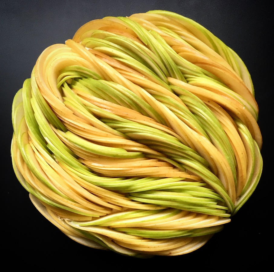  Date: April 6, 2018   Slicebreakers.🔪| Icebreakers are the worst. Like, knowing that my preferred toothpaste brand is Sensodyne and that my favorite ice cream is Chocolate Malted Krunch (remember those 5-cent scoops from Thrifty?!) and that I’ve po