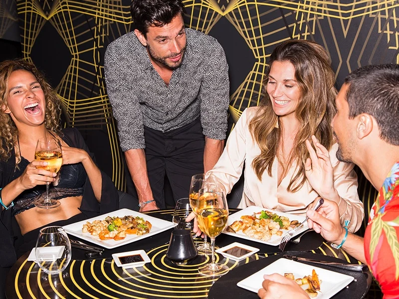 35_gal_tmp_sutra-dinner-friends.jpg