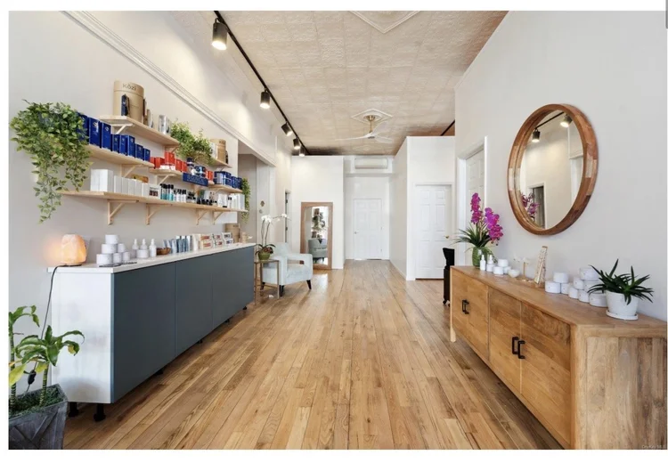 Glowinskin Esthetics business photo