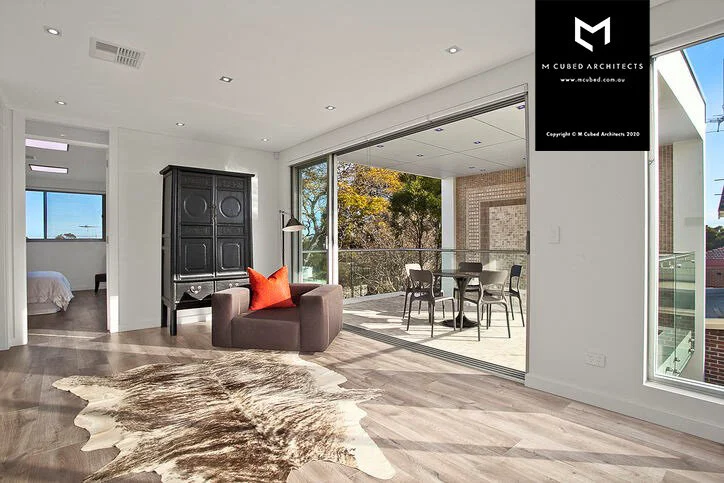 S1223-1408430557-14961-Upstairs_Living.jpg