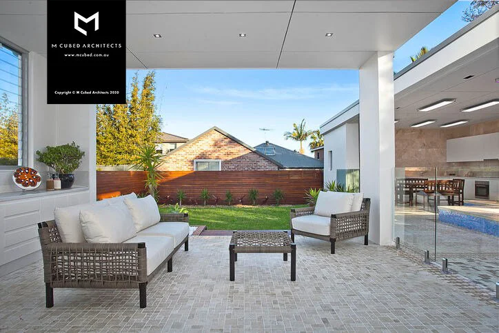 S1223-1408430490-31471-Courtyard.jpg